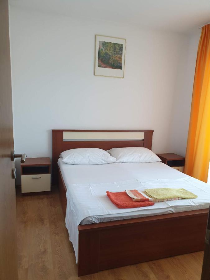 Apartment Perica Omiš Esterno foto